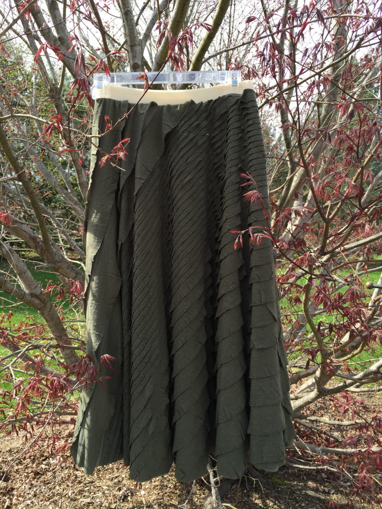 Ruffled knit skirt